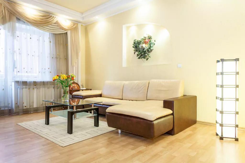 Apartment On Soborniy 177 Zaporizhia Bagian luar foto