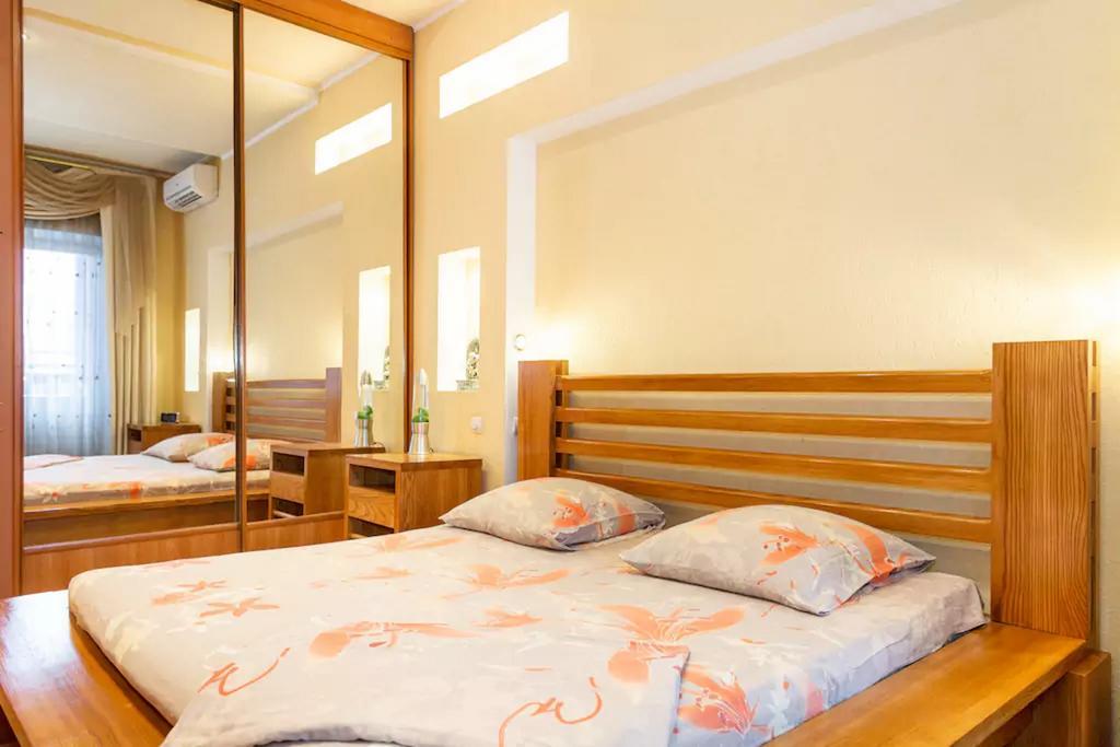 Apartment On Soborniy 177 Zaporizhia Bagian luar foto